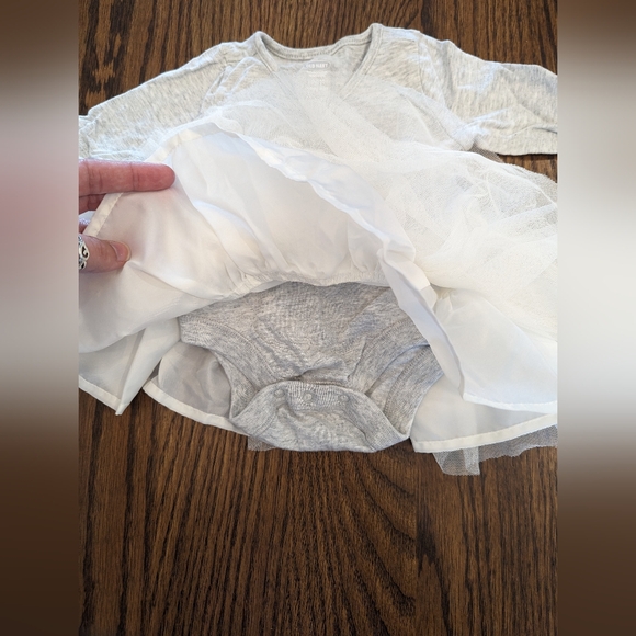 Old Navy 0-3m tutu bodysuit - Picture 2 of 4
